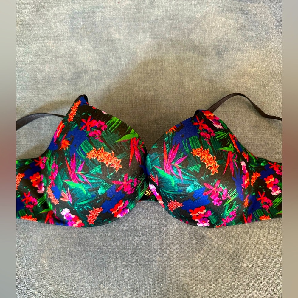 So Obsessed Bra by Victoria’s Secret - Size 38C